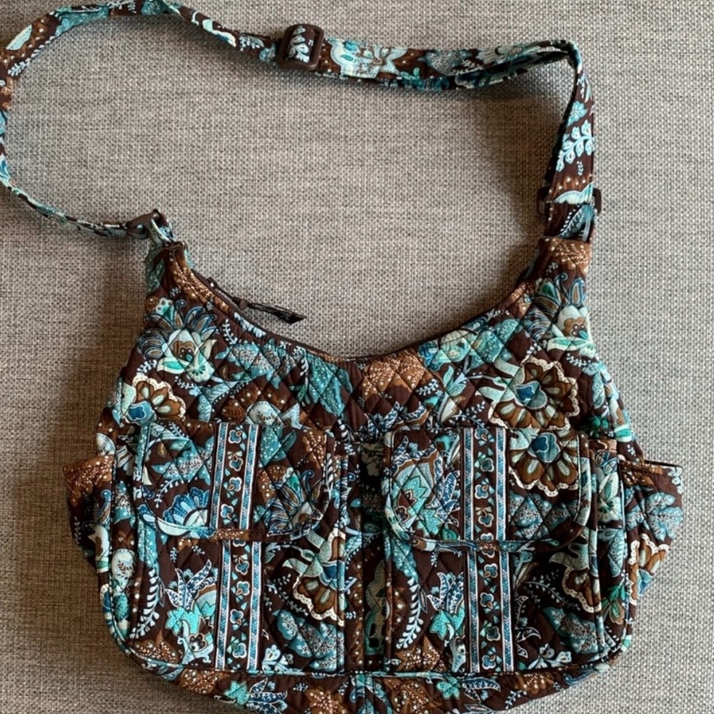 IN SEARCH OF Vera Bradley Cargo Sling - Picture 3 of 5